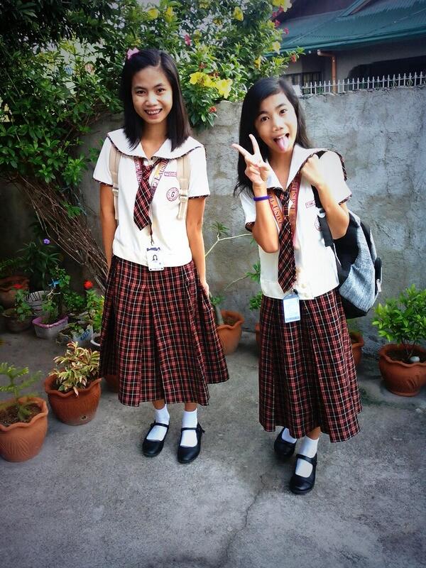 jagiyahh's tweet image. My first day in school! Last monday! The other side (left) is my sister!
#NewFriends
#NewClassmates