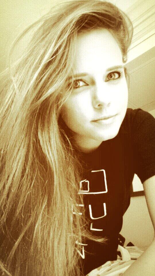 Tiffany Brissette desktop Wallpapers