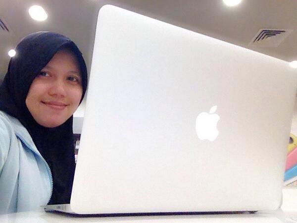 sanadaranie's tweet image. Dream comes true @InfiniteAPR_id My new MacBook Air #smileandshare Alhamdulillah!