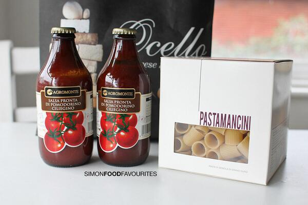 huudsticker's tweet photo. Yummy gift @Agromonte tomatosauce &amp; @PastaMancini pasta @OcelloCheese / thnx @nigelmccallum @christopherragg http://t.co/KYZVPxR5Pr