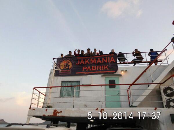 Keren RT <a href="/Jakmania_Pabrik/">Pahlawan Kelas Pekerja</a>: Kangen naek kapal laut lagi. Muehehe