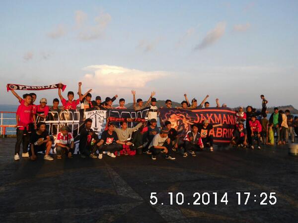 1 Tujuan dukung Persija cc @depokfirm <a href="/JakBOGORTIMUR/">SELEBRITIS BGR TIMUR</a> @TiffosiFamiglia