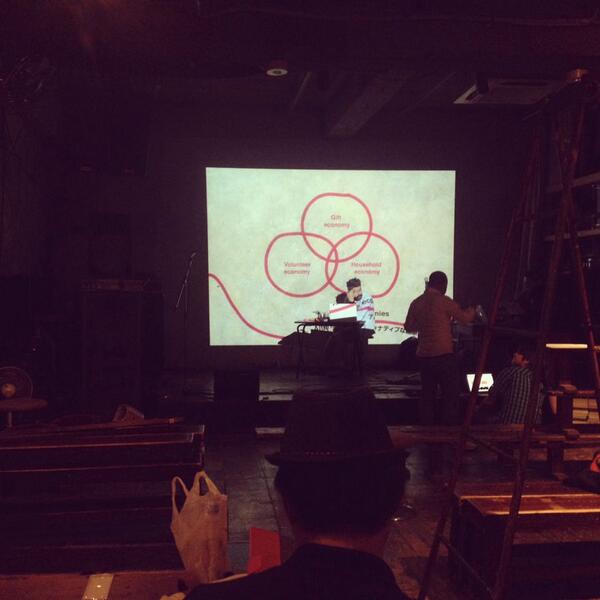 ペチャクチャナイト京都あと一時間で始まります(^^)会場は三条木屋町アバンギルド。入場料1000/1D付きです！ぜひぜひ来てね♡