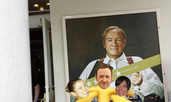 Dublins_DebRi's tweet photo. Wide open Spaceys! @oldvictheatre @KevinSpacey #clarencedarrow #oldvictheatre @KSpaceyFans http://t.co/QW5hkFO5D5