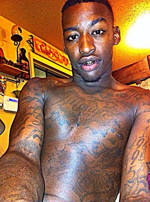 Praying_4Better's tweet photo. I'm still up 🙌✊💯 http://t.co/0XjFR5hUZj