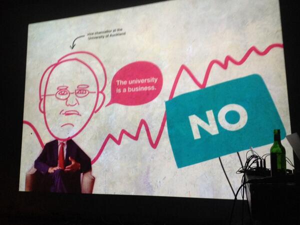 Next speaker is Yoshiko Teraika on Social Kitchen #Pechakucha #pknkyoto