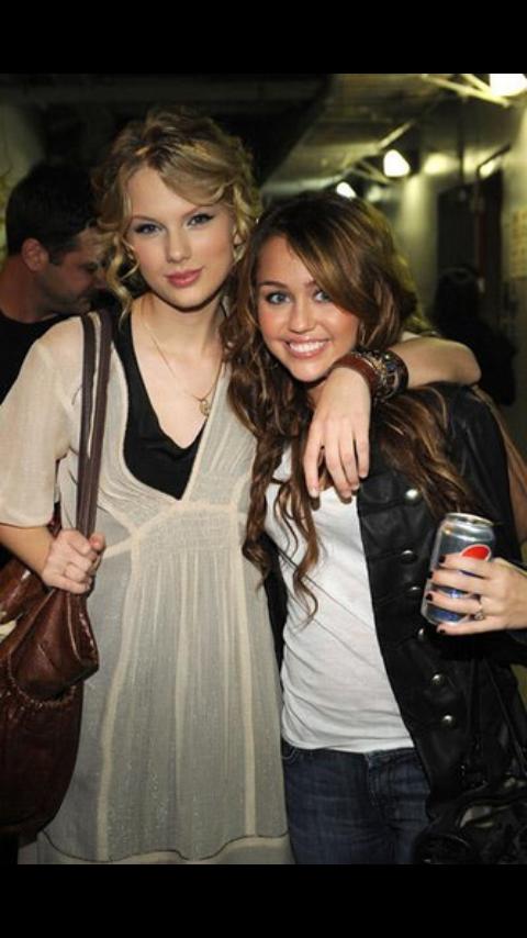NickDeTaylor's tweet photo. Con mi pequeña Miley ;p http://t.co/edAHYYZ8Bg