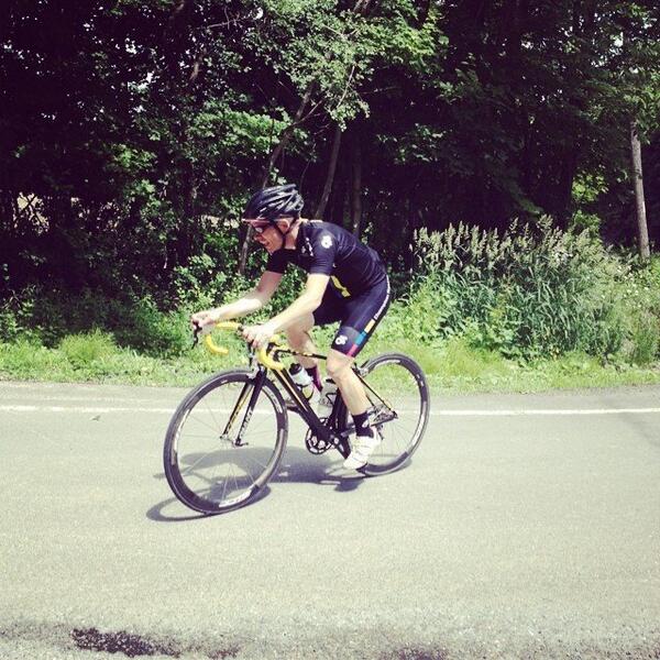 Champion_System's tweet photo. Lance on final climb #tbsracing #champsys #giro by newyork919 http://t.co/Uahdsx2UfD http://t.co/fit4HgUwtB
