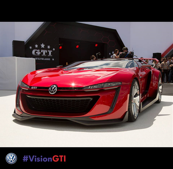 VWMiddleEast's tweet photo. ما إن رفعنا السّتار عن #VisionGTI Roadster الجذّابة للمرّة الأولى في مدينة Wörthersee، حتّى وقع الجمهور في حبّها. http://t.co/pMgRQtCjUD