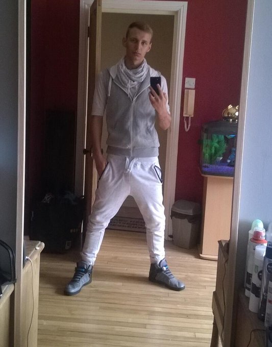 Ready for the day #selfie #rainysunday #Sunday #Manchester @BritXXXmodels what do you Think? http://t