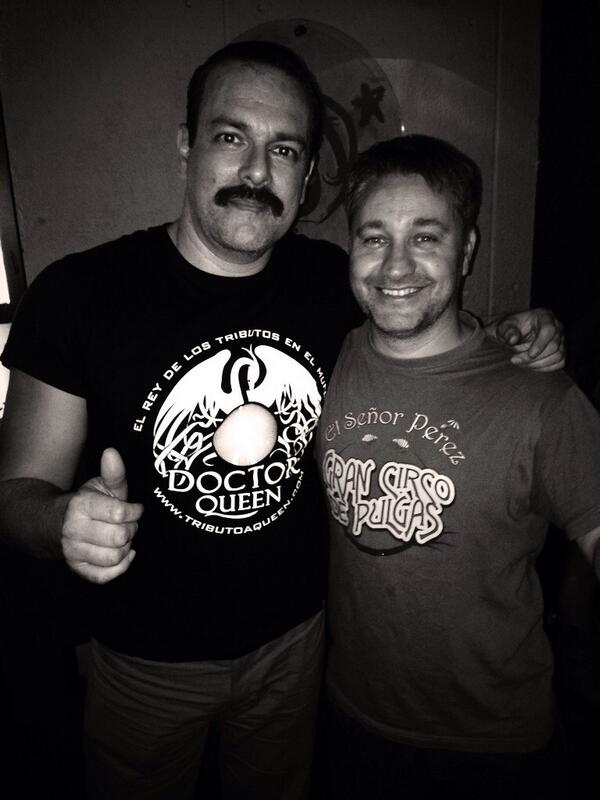 magioneto's tweet photo. @DRQUEENTRIBUTO @AnguloAitor el mejor tributo del mundo de Queen. El dr. Queen y el Señor Pérez. http://t.co/zflWNdcJ7B