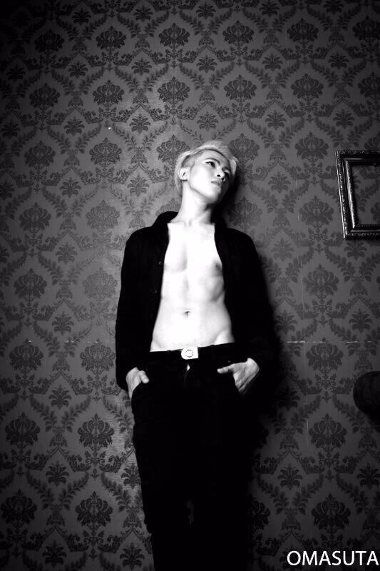 /tutup mata/?"<a href="/X_VOLUTION/">[X]-VOLUTION</a>: Kami akan memperkenalkan member baru kami sebagai cover SUHO , namanya adalah : "Singgih" "