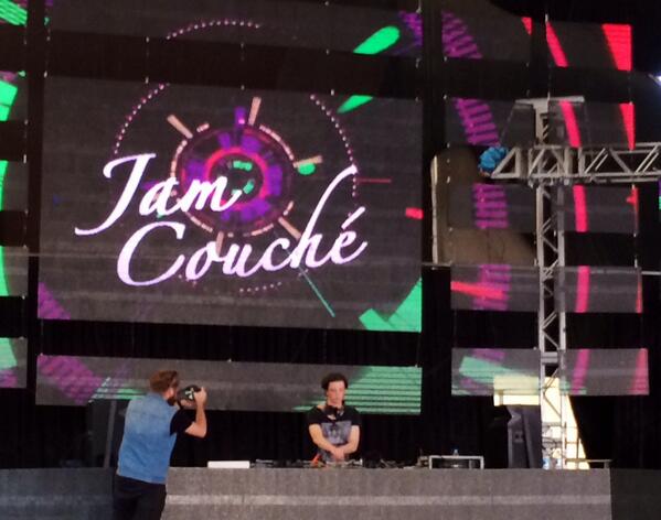 <a href="/JamCouche/">Jam Couché</a> killing it right now!  <a href="/beatthenight/">Beat The Night</a> #ElectropolFestival #istanbul