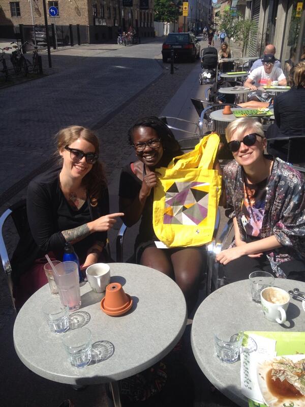 YEEEAAAY for gaver👌🎉🎉 Tusen takk for koseligt møte <a href="/ladyfestgbg/">Ladyfest Göteborg</a> <a href="/ladyfestmalmo/">Ladyfest Malmö</a> @EMKLien og fantastisk arbeid #nf2014