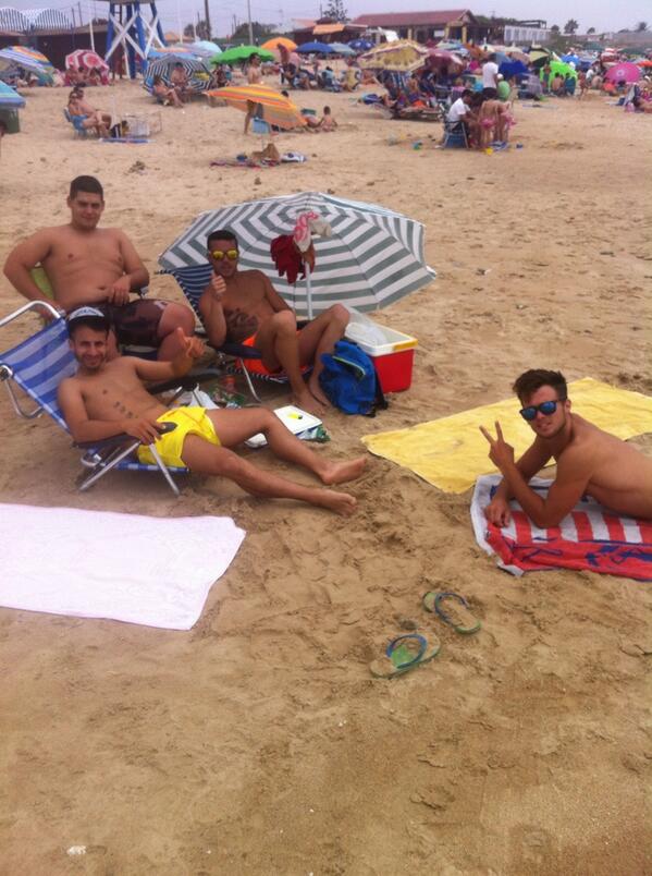 Ant_Reina94's tweet photo. 👌🌊☀️ @kevinperez211  @PedroOntivero @adriandudu  @Alvaritomr8 http://t.co/ZNC0VhwmDc