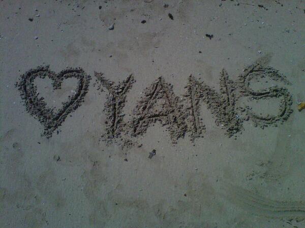 ndiAndi_'s tweet photo. Oleholeh nya cuma ini aja yan, bete nya jgan lamalama yaaaaaa aku sayang kamu @YanYanti_ ♥ ♥ http://t.co/QITJMEzZqj