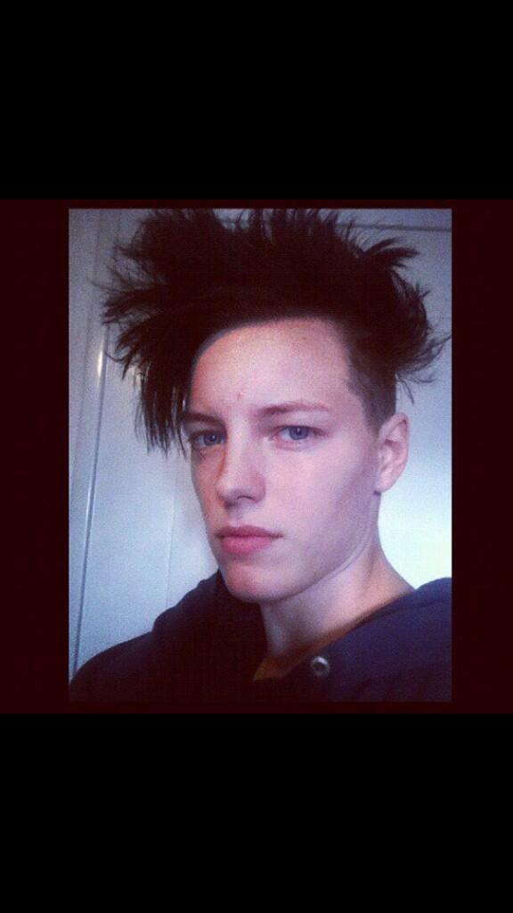 arducant2's tweet photo. Enjoy the weekend while it lasts! #erikalinder ❤️ #model #epic #boy #linderfans http://t.co/mrNIT73J8n
