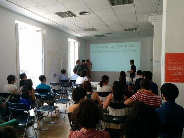 DemiumStartups's tweet image. #ALLSTARTUP4 equipo 1 presentando! Lets&apos;s rock n roll!