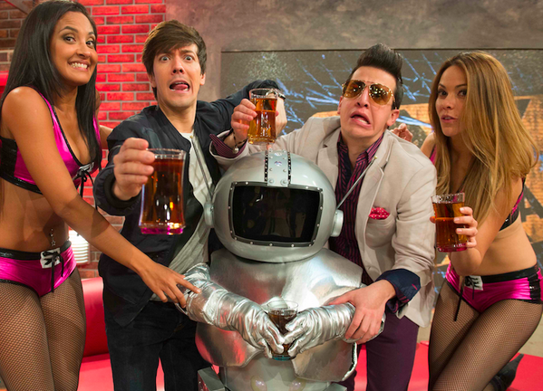 XLaBanda's tweet photo. Buenos días banda… ¿Ya viendo el fútbol con chela en mano? #XLaBanda http://t.co/3bMrOyalHw