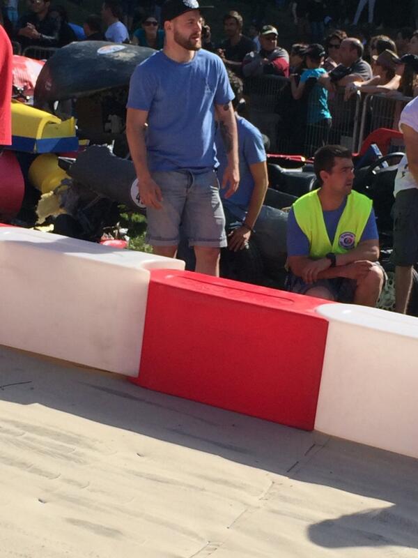 ArthurChemin's tweet image. Obelix a niqué son menhir! #caisseasavon