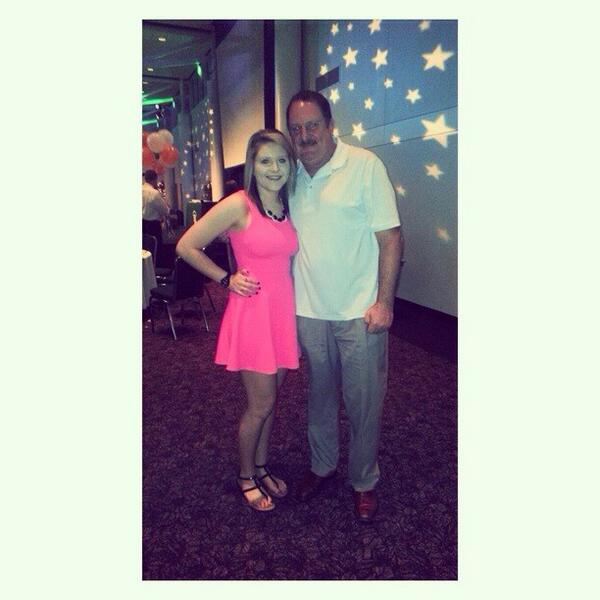 MandaPanda15_'s tweet photo. Blessed to have such an amazing dad. Happy Father's Day to the best dad there is.❤️🙌👨 http://t.co/6laD19z6Eh
