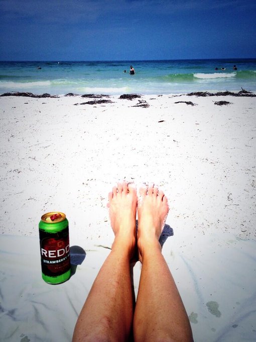 At the beach 😁 http://t.co/mtQTttS1sv<a href="/tag/onmfc"class="tags"><span>#onmfc</span></a>