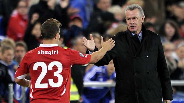 MiaSanWorldwide's tweet photo. #SWI vs #ECU
Good luck to 'The General' Ottmar Hitzfeld & 'Shaq Attack' @XS_11official! #MiaSanMia #SWIECU #WorldCup http://t.co/8KE9FLpsnL
