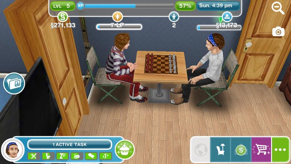 harry on sims on X: Harry Styles and Louis Tomlinson playing