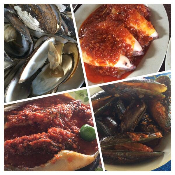 FamilyTravelMY's tweet photo. enjoy #seafood at Teluk Sengat, Kota Tinggi, #Johor http://t.co/9g2pFobwlC