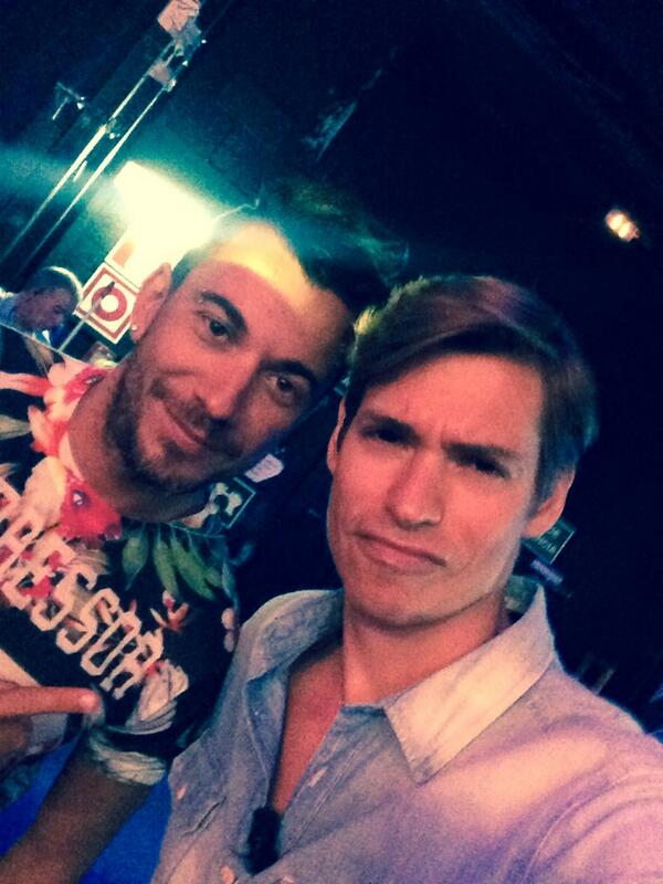 carlosbaute's tweet photo. Acá estamos en que @QTTF en @telecincoes con mi colega @Sergi0Contreras, apunto de cantar Ay Mami!! http://t.co/lvKeNBjfB4