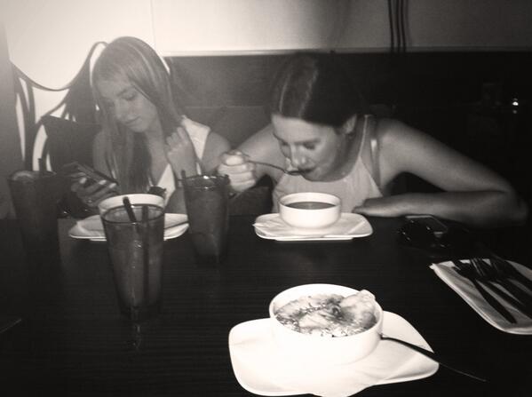 KusStella's tweet photo. t was gezelllig met mn muppies @emmaloozen_ @ffffffffemke http://t.co/jCDxl01pRU