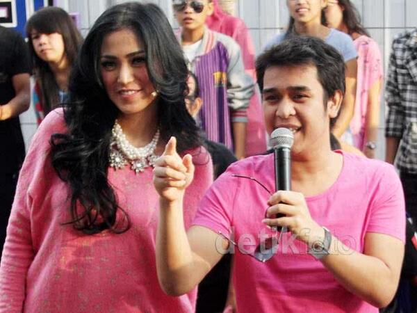 Melda_iskandar's tweet photo. Buat seluruh penggemar #OLJESS yang kangen mereka berdua ayo di retweet ya :) http://t.co/WseSfe6BN3