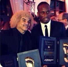 Tras el partido vs Japón, Didier Drogba le confesó a @MelissaMarRCN que su ídolo es El Pibe Valderrama. ¡Crack!