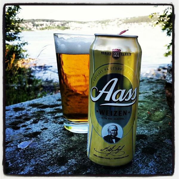 This is just shit shame on you Aass bryggeri calling this weizen is a joke, I poured out the shit! #aassbryggeri#beer