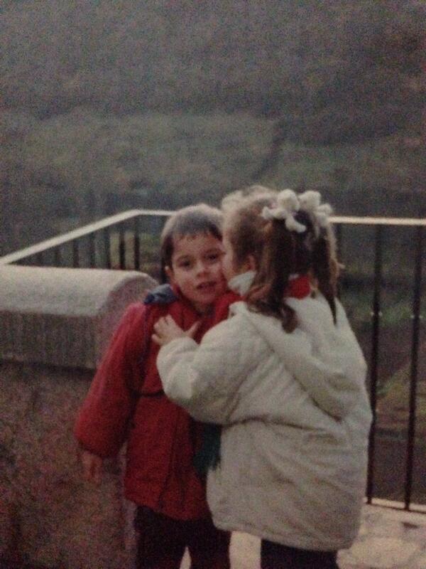 noefersua's tweet photo. @hodei15 muchas felicidades pequeñajoooo! Siempre seras mi hermanico pequeño por muy lejos que vivas! Te quiero http://t.co/XFf7CT6PED