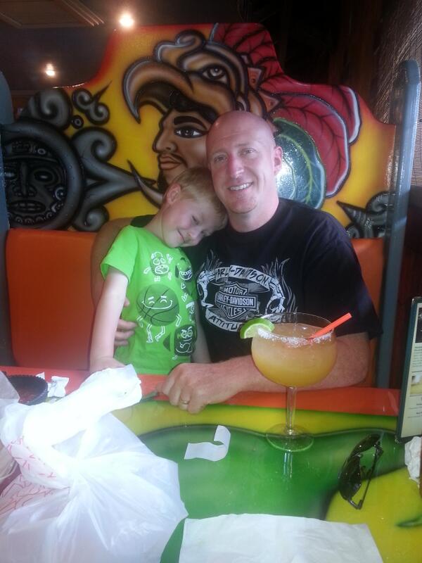 themme7's tweet photo. Happy Father's Day @JoeHemme Mikey is lucky to have you as his daddy or Joedad :) http://t.co/8fzC9bGFQ0
