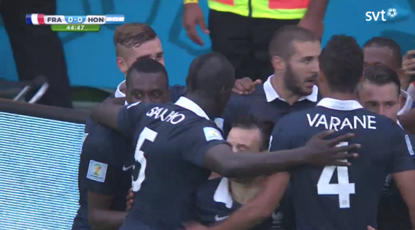 PatrikBrenning's tweet photo. The beautiful life of Mathieu Valbuena... http://t.co/UvEYx5Wz5L
