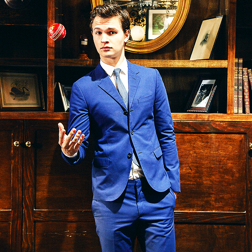 itsmovies's tweet photo. nothing is hotter than a well dressed man http://t.co/Jw5naGQQgd