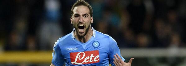 marca's tweet photo. ÚLTIMA HORA | La 'bomba' del día: Higuaín a un paso del Barça http://t.co/DgBiYTfwuk http://t.co/jYCHfFV9Cb