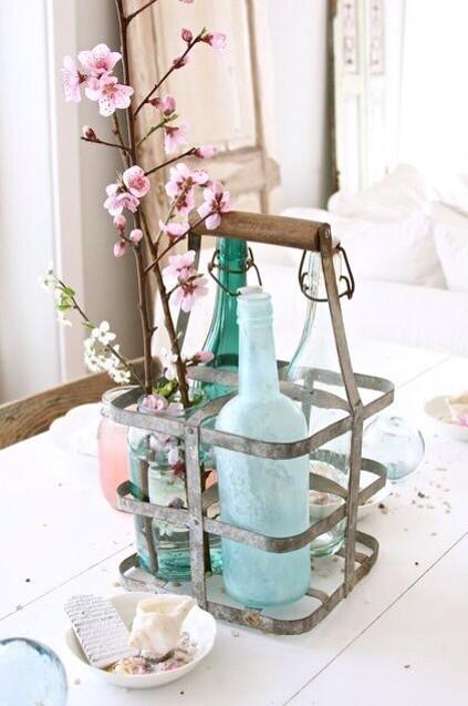TheEnglishHome's tweet photo. I'm a huge advocate for mixing the old with the new. This old bottle carrier is a fantastic example! http://t.co/w8UDyLPiHZ