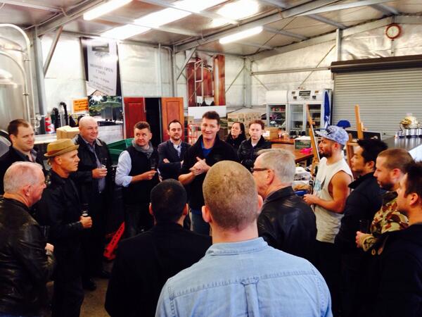 SerafinoVino's tweet image. Jeff #Goodieson in full flight with #sharedtables group from Melbourne #beer #wine #food