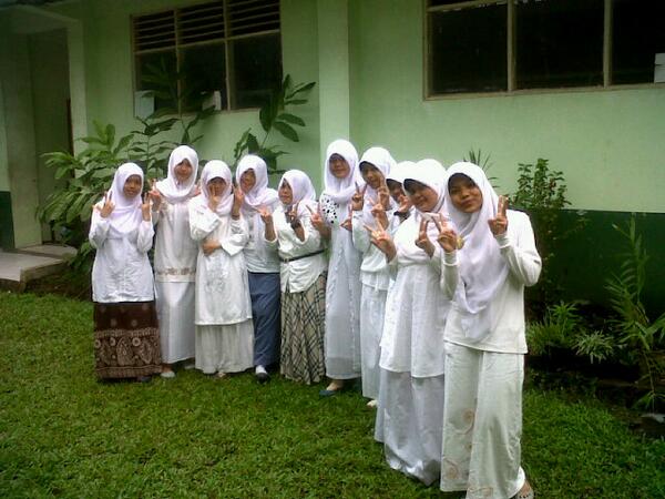 PutriAri810's tweet photo. @lustrumselusin http://t.co/khVLtSDaQN