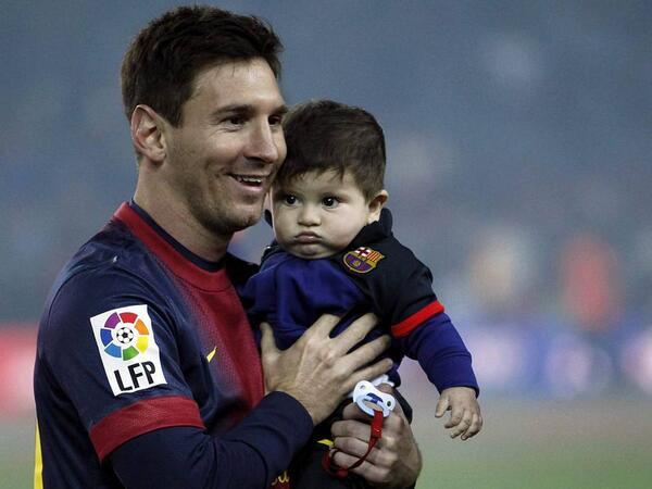 イケメンサッカー選手画像w杯 アルゼンチン代表 メッシ と息子のチアゴくん T Co Ztlp5gokur Twitter