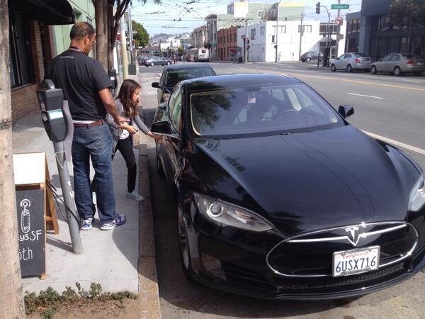 kevinsmouts's tweet image. Sylvano from @getaround giving @TeslaMotors demos to kids at #apidayssf @parisoma