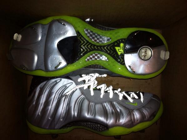 grey and lime green foamposites