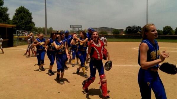 Carmel Lady Hounds (@carmelsoftball) on Twitter photo 