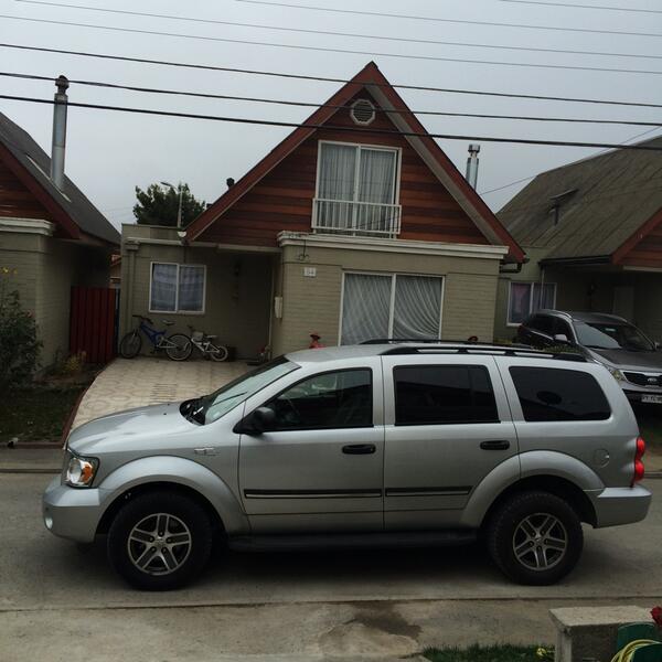 solgtr's tweet photo. "@kenyi73: Se vende Dodge Durango SLT  4.7, año 2009, batería, frenos y neumáticos nuevos http://t.co/3beEcs8ebX"