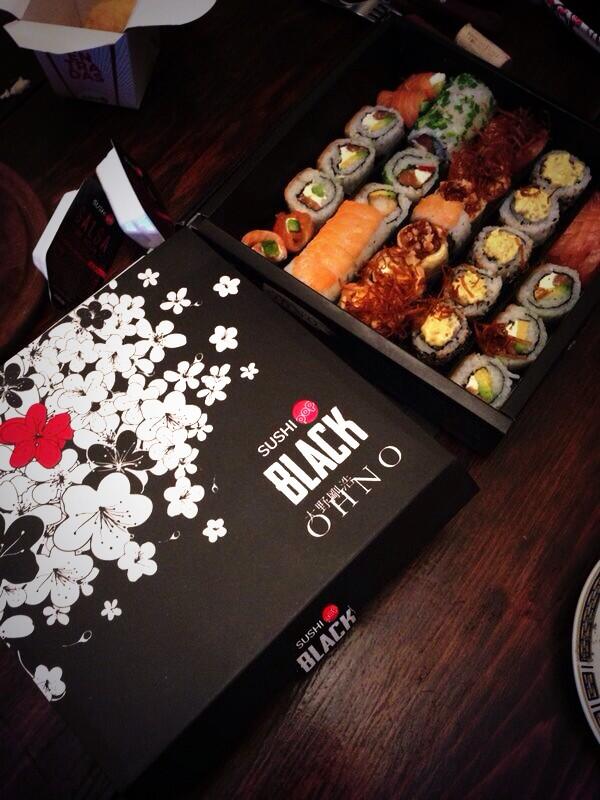 Gran forma de terminar de ver el partido! Combo Black de <a href="/SushiPopARG/">SushiPop</a> cc: <a href="/jxocampo/">Juan Cruz Ocampo</a> @fjara09 <a href="/feralto1/">Fer Alvarez</a> <a href="/tomigarat1/">Tomás Garat</a>