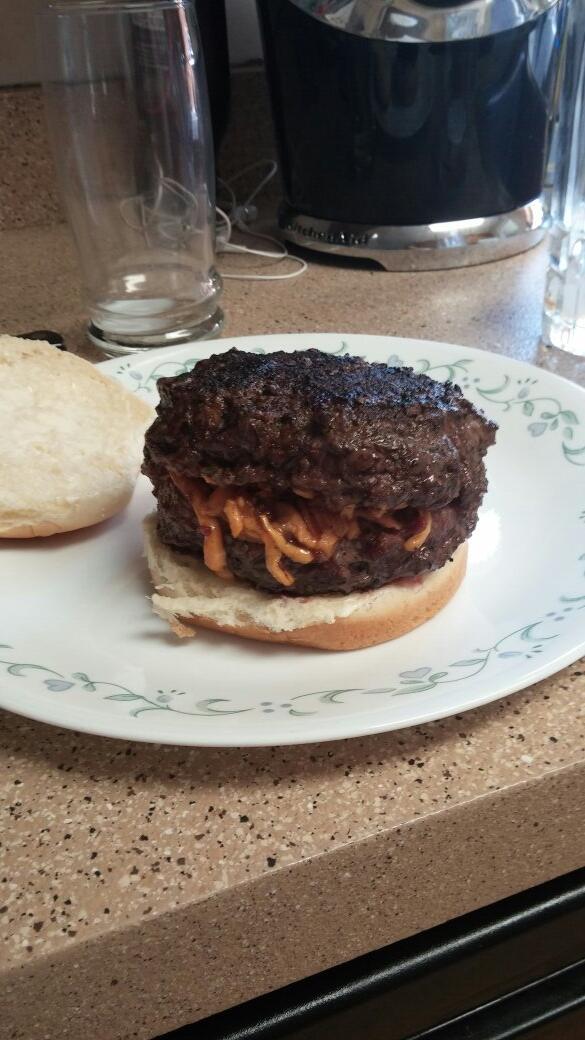PasteyNate's tweet photo. Fathers Day dinner bacon cheddar stuffed burger #FatGuyStatus http://t.co/VNV7v6chiI