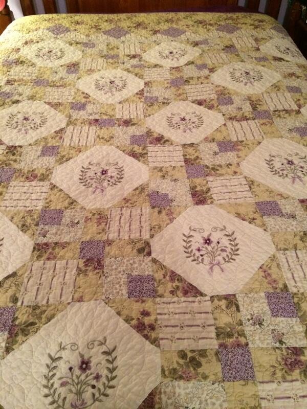 CelticCloverr's tweet image. Switched up the bed comforter today. I might be way too excited about this. Lol #simpleasures